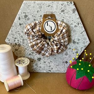 Chic Plaid Beige Gray and White Scrunchie with matching Earrings Handmade Set